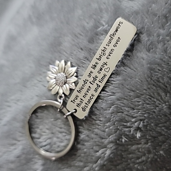 Sunflower Keychain - Picture 1 of 2